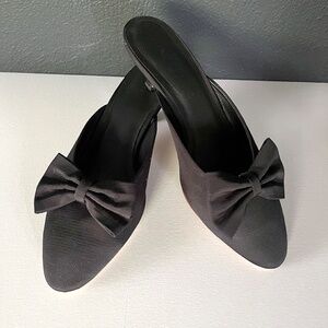 Black Kitten Heels by DÔEN with removable bows